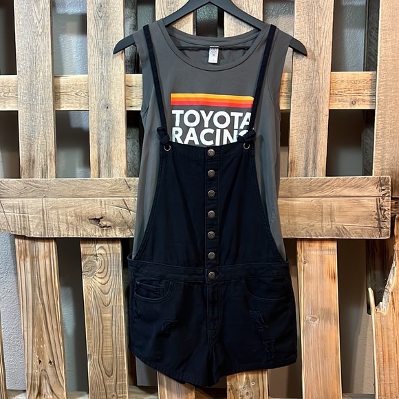 Meet your Posher, Jessica - Picture 4 of 4